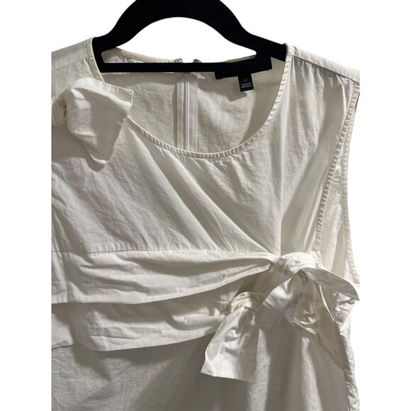 🍒 2/$20 🍒 White Sleeveless Blouse with 3 Bows and Ruching Across Front sz M - Picture 3 of 7